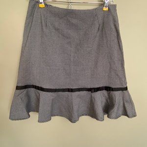 Pantology Black White Houndstooth Skirt